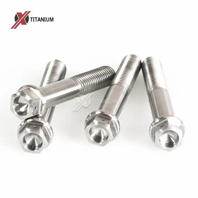Cumu installà i bulloni di a pinza anteriore M10 in titaniu nantu à una pinza anteriore SV650