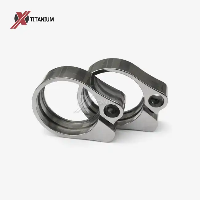 Quel est le poids d'un collier de tige de selle en titane ?